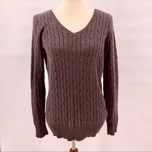 St. John's Bay Sweaters - St. John’s Bay Gray Chunky Cable Knit V Neck Classic Sweater Women’s Small